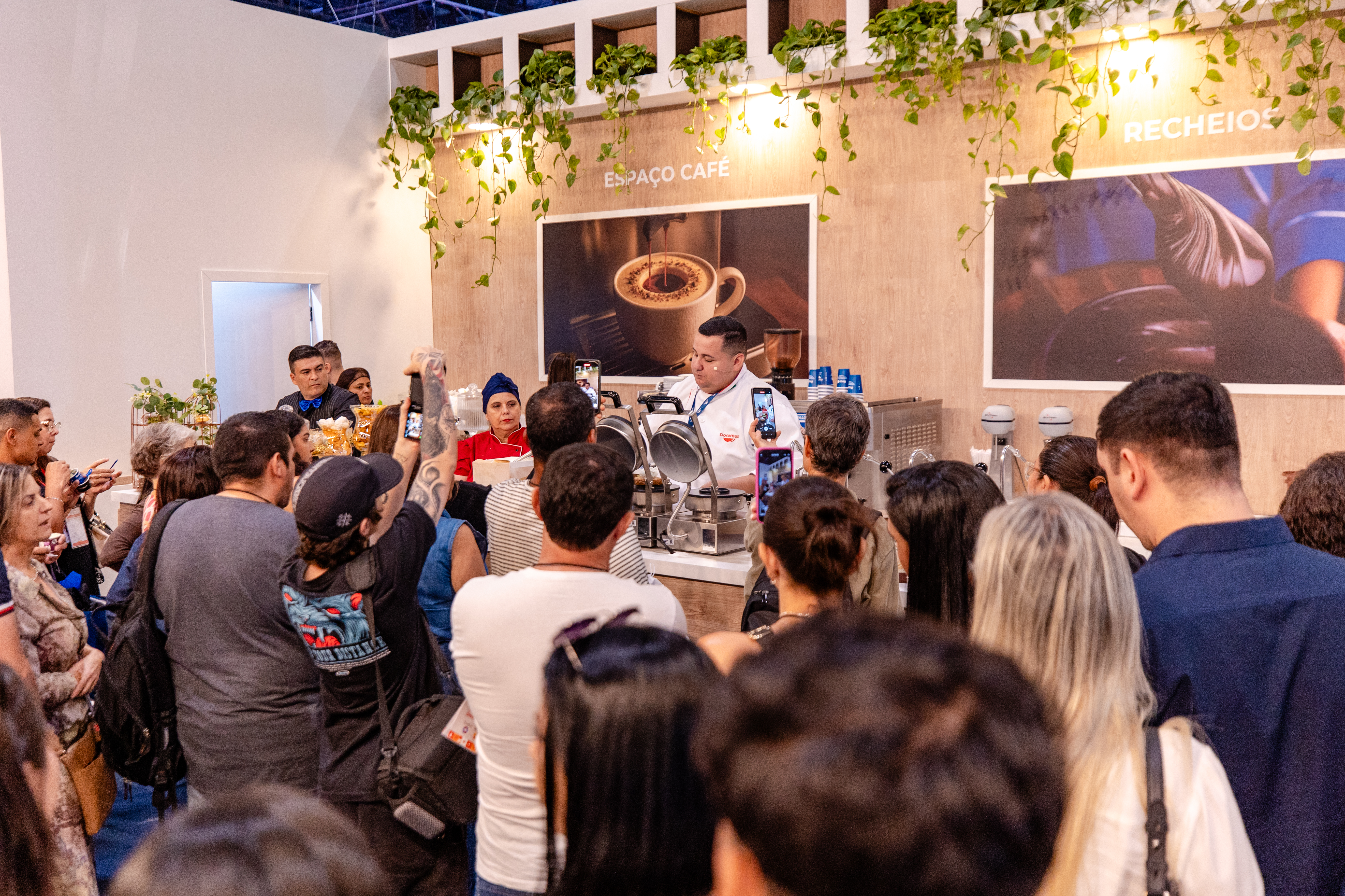 Chef Doremus apresentando confeitaria